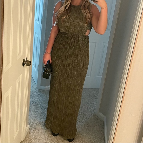 BCBGMaxazria Gown - Metallic Gold Size M - Picture 6 of 6